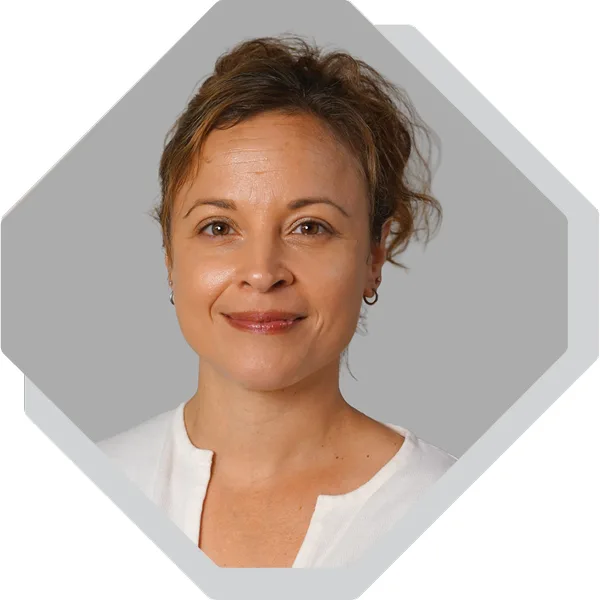 Jennifer Bonnes Headshot